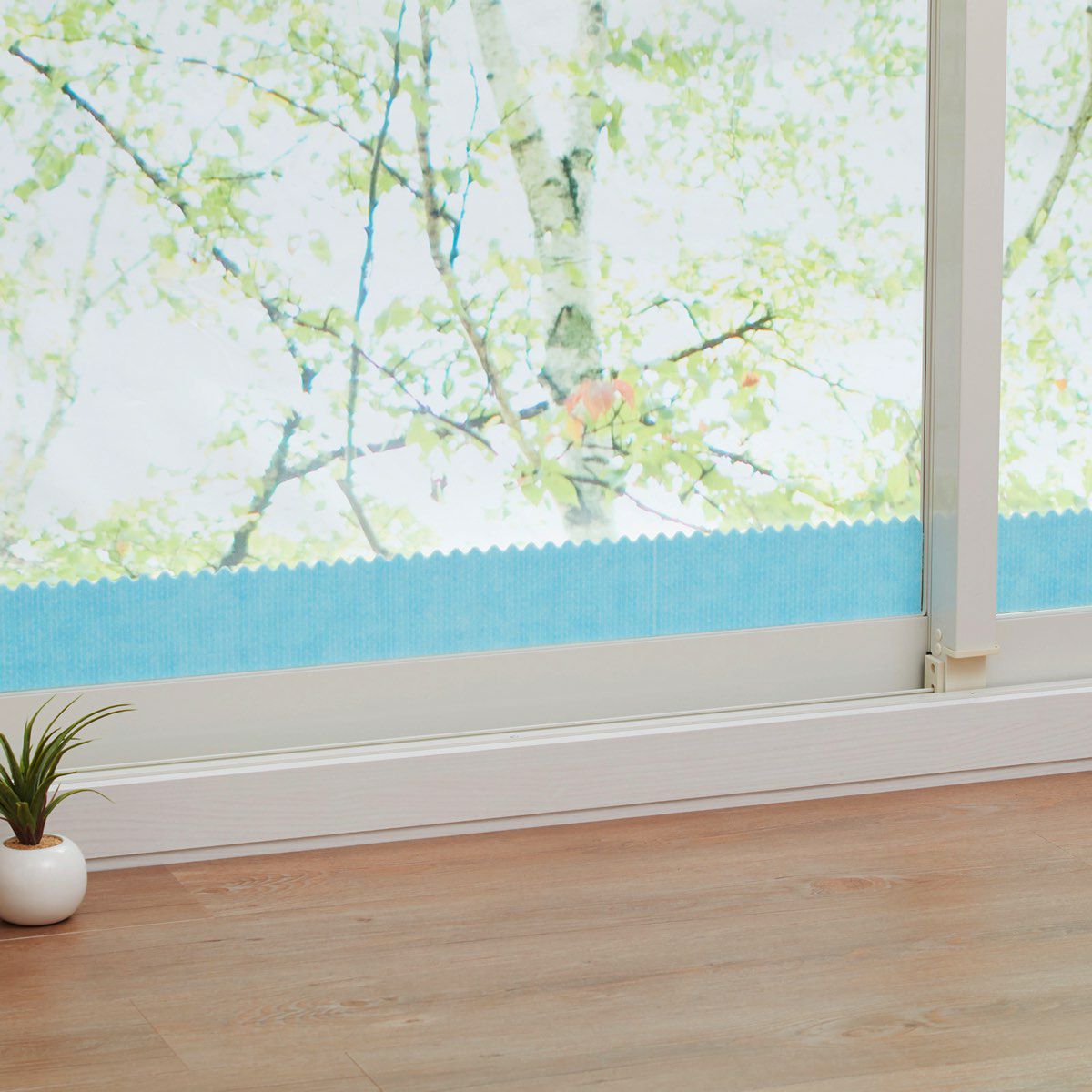 吸水速乾性のある素材で、吸水と蒸発を繰り返します。